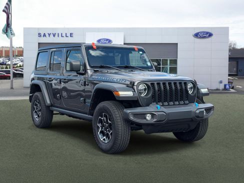 Used 2022 Jeep Wrangler Unlimited Rubicon 4xe w/ Dual Top Group AWD/4WD image 2