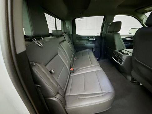 Used 2022 GMC Sierra 1500 SLT w/ SLT Premium Plus Package AWD/4WD image 29