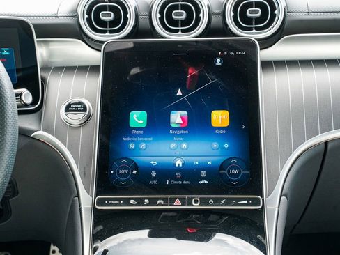 Used 2025 Mercedes-Benz GLC 350e 4MATIC image 13