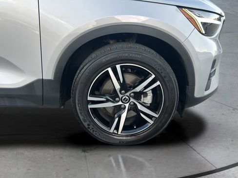 Used 2023 Volvo XC40 B5 Plus AWD/4WD image 27