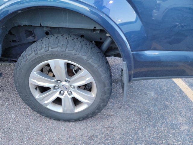 Used 2016 Ford F150 Platinum w/ Equipment Group 701A Luxury AWD/4WD image 8