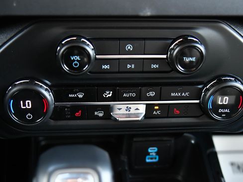 Used 2025 Ford Bronco Big Bend image 26