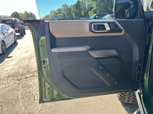 Used 2023 Ford Bronco Wildtrak image 11