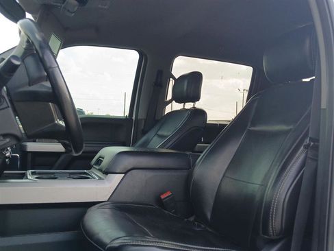 Used 2019 Ford F250 Lariat w/ Lariat Value Package image 9