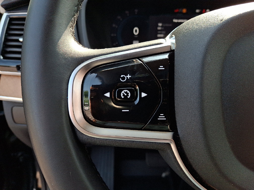 Used 2024 Volvo XC90 T8 Plus w/ Protection Package Premier AWD/4WD image 24