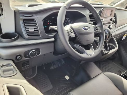 New 2025 Ford Transit 250 Low Roof RWD image 33
