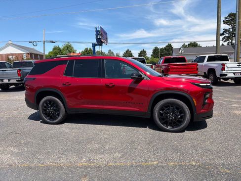 New 2026 Chevrolet Traverse LT w/ Midnight/Sport Edition FWD image 4