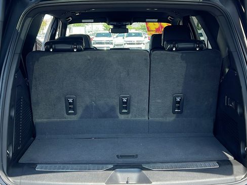 Certified 2024 Chevrolet Tahoe Premier AWD/4WD image 12