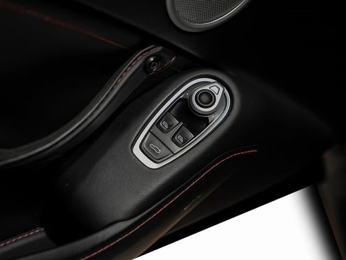 Used 2020 Aston Martin V8 Vantage Coupe image 59