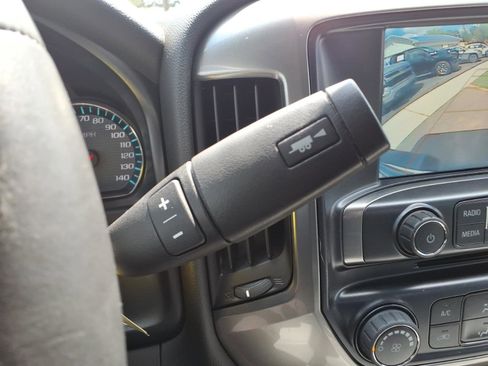 Used 2018 Chevrolet Silverado 1500 LT w/ LT Convenience Package AWD/4WD image 31