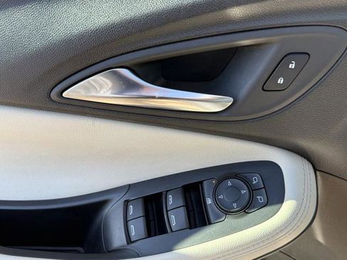 Used 2024 Buick Encore GX Sport Touring image 23