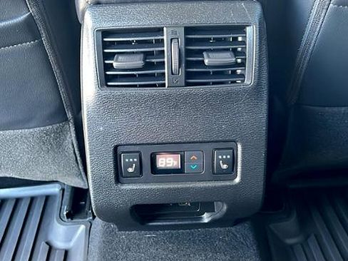 Used 2024 Mitsubishi Outlander SEL image 15