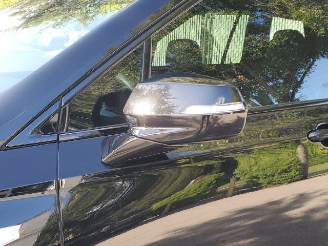 Used 2023 Cadillac XT6 Sport w/ LPO, Floor Liner Package AWD/4WD image 12
