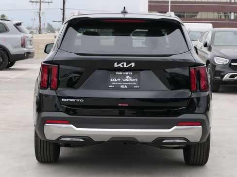 New 2026 Kia Sorento S image 4