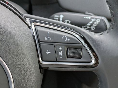 Used 2018 Audi Q3 2.0T Premium image 24