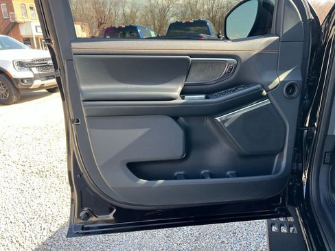 Used 2025 Ford Expedition Tremor image 12