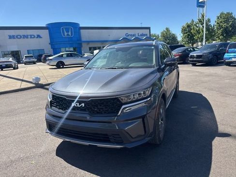 Used 2022 Kia Sorento S AWD/4WD image 2