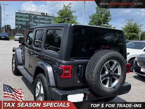 Used 2019 Jeep Wrangler Unlimited Sahara AWD/4WD image 8