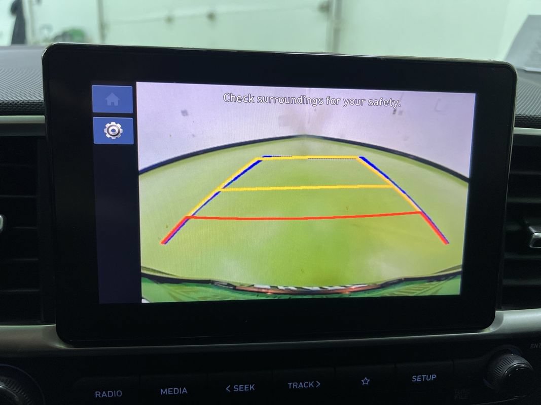 Used 2024 Hyundai Venue SEL FWD image 16