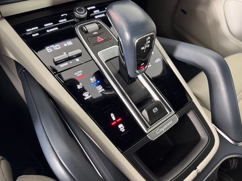 Certified 2023 Porsche Cayenne Turbo AWD/4WD image 26