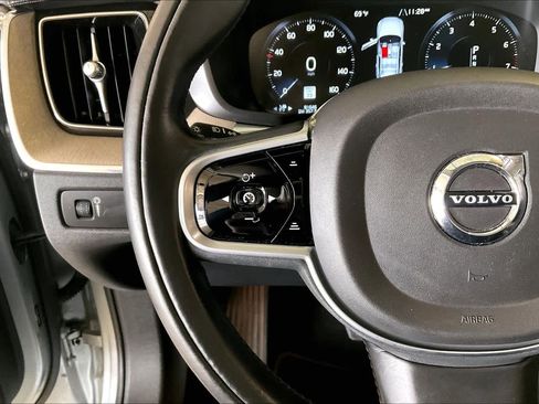 Used 2018 Volvo XC60 T5 Inscription w/ Convenience Package image 22