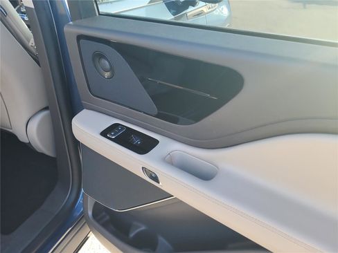 Used 2020 Lincoln Aviator Reserve w/ Equipment Group 201A image 19