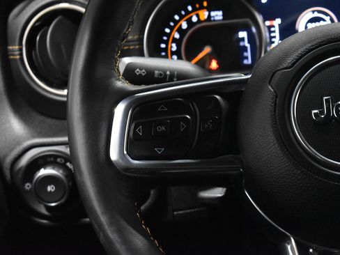 Used 2021 Jeep Wrangler Unlimited Sahara image 9