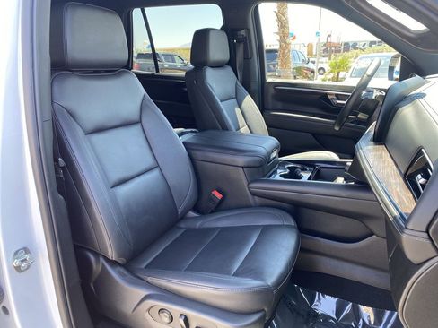 Used 2025 Chevrolet Tahoe LT AWD/4WD image 28
