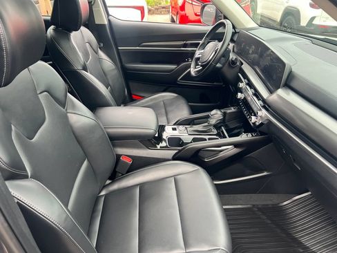 Certified 2024 Kia Telluride S w/ S Sunroof Package AWD/4WD image 20