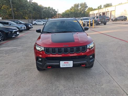 Used 2025 Jeep Compass Trailhawk AWD/4WD image 5