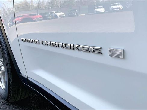 New 2026 Jeep Grand Cherokee L Laredo AWD/4WD image 20