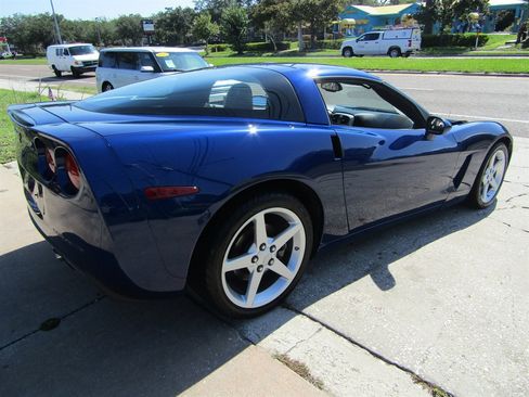 Used 2005 Chevrolet Corvette Coupe w/ Preferred Equipment Group RWD image 4