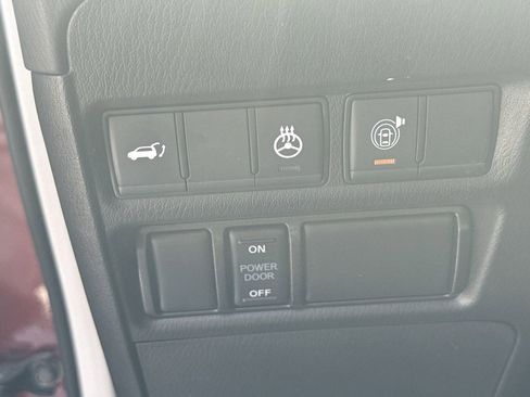 Used 2023 Nissan Armada Platinum w/ Captain's Chairs Package image 18