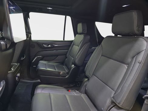 Used 2024 GMC Yukon Denali w/ Advanced Technology Package image 17