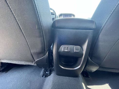 Used 2022 Chevrolet Colorado LT w/ LT Convenience Package AWD/4WD image 13