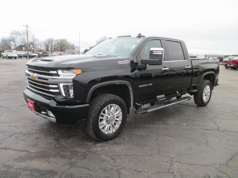 Used 2023 Chevrolet Silverado 2500 High Country w/ Z71 Off-Road Package image 11