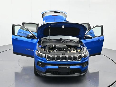 Used 2024 Jeep Compass Latitude AWD/4WD image 43
