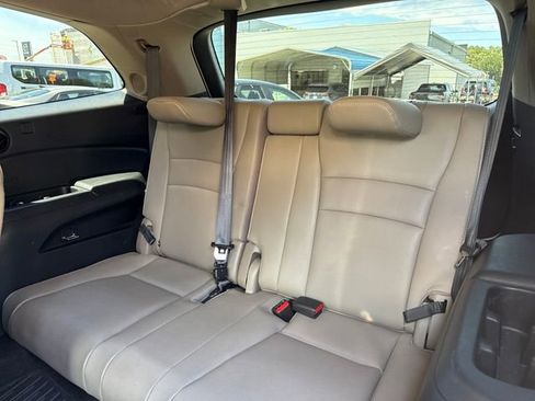 Used 2022 Honda Pilot Touring image 12