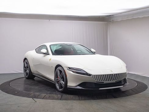 Certified 2024 Ferrari Roma image 4