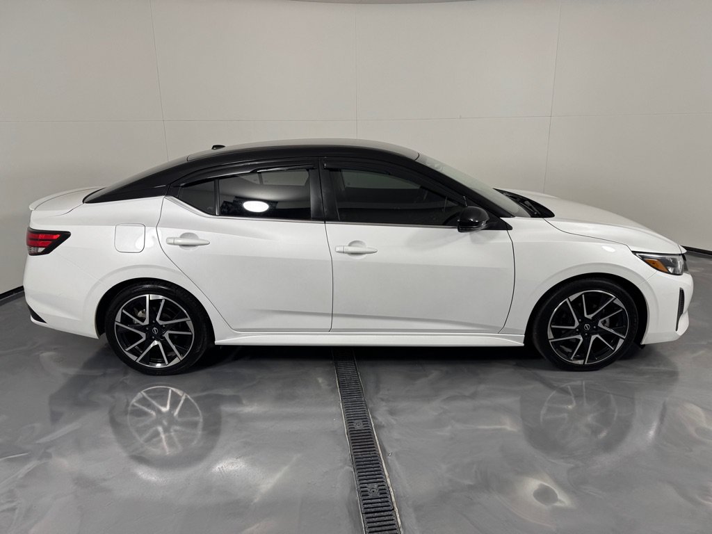 Used 2024 Nissan Sentra SR w/ Trunk Package FWD image 4