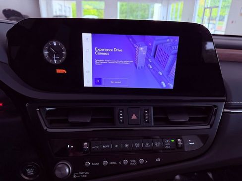 Certified 2025 Lexus ES 350 w/ Premium Package image 23