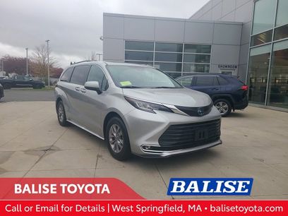 Used 2022 Toyota Sienna XLE