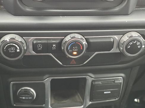 Used 2021 Jeep Wrangler Sport image 22