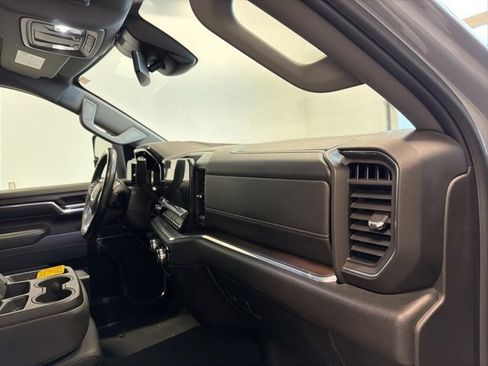 Used 2024 GMC Sierra 2500 SLT image 36
