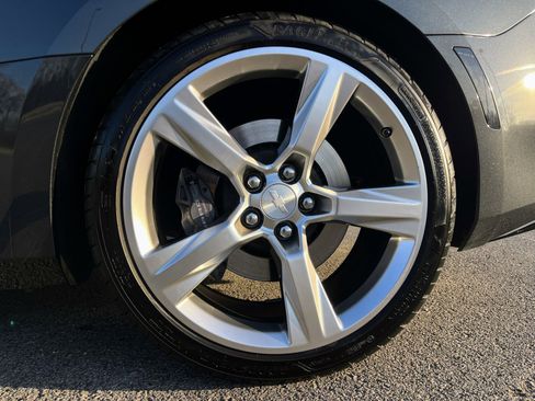 Used 2018 Chevrolet Camaro SS image 36