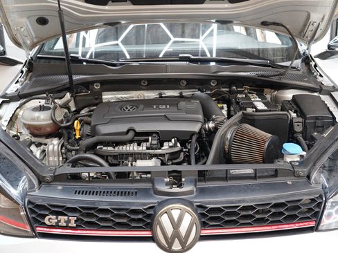 Used 2015 Volkswagen GTI SE image 30