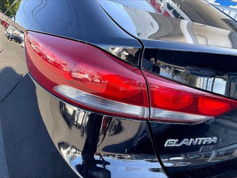 Used 2017 Hyundai Elantra SE FWD image 30