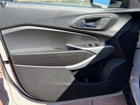 New 2026 Chevrolet Trax RS w/ Sunroof Package image 9