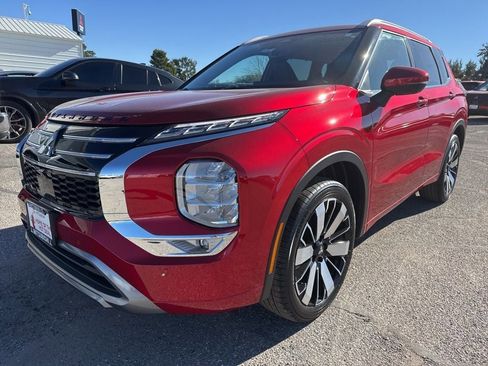 New 2026 Mitsubishi Outlander SEL image 3