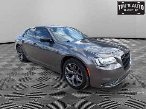 Used 2022 Chrysler 300 Touring w/ Sport Appearance Package RWD image 1